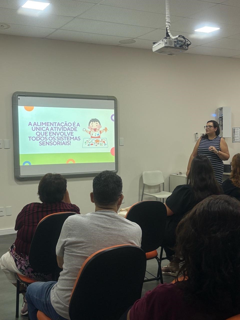Palestra sobre seletividade alimentar marca Semana da Pessoa com Síndrome de Down
