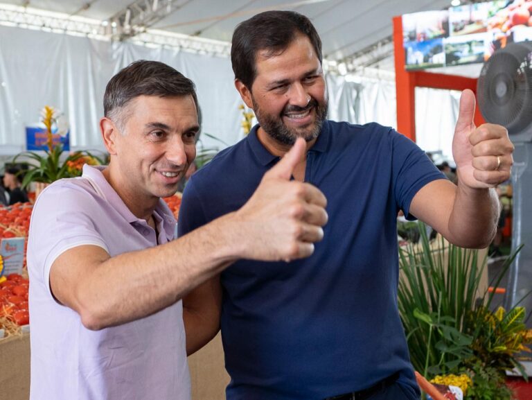 Luiz Fernando projeta força regional em Itatiba durante recorde da Festa do Caqui