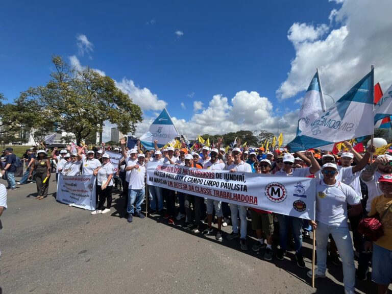 Metalúrgicos da região participam de marcha em Brasília