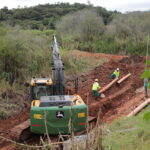 DAE leva mais de 14 km de rede de esgoto e beneficia 350 famílias no Poste e Traviú