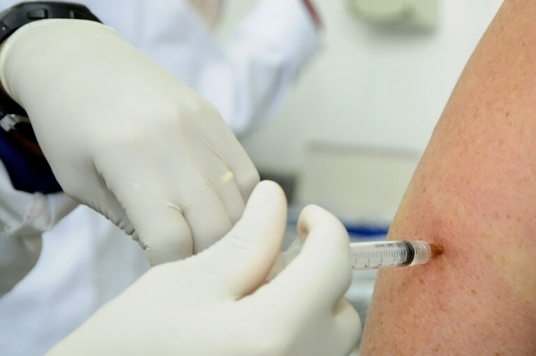 Rede pública tem vacinas contra gripe para apenas mais três dias