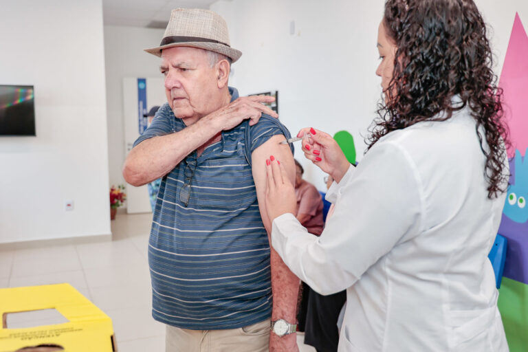 Jundiaí reforça importância da vacinação contra gripe e mantém imunização para grupos prioritários